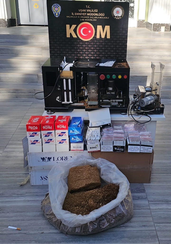 usakta-cok-sayida-kacak-makaron-ve-tutun-ele-gecirildi-L6tTVt7R.jpg