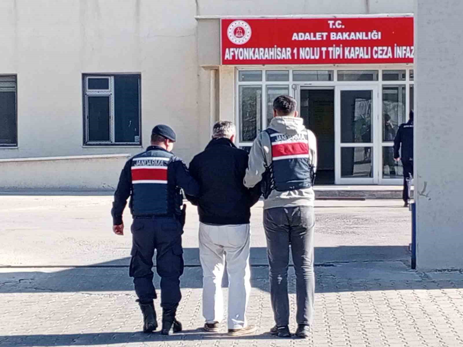 uyusturucu-ile-yakalanan-sahis-tutuklandi-FS96y2Td.jpg
