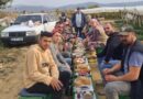 Üzüm alıcısından işçilere ziyafet