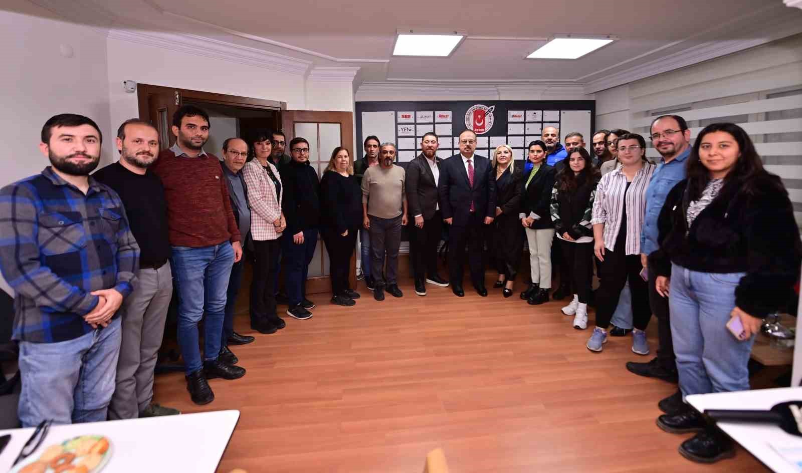 vali-canbolat-sehir-hastanesi-aydinin-saglik-yukunu-omuzlayacak-Zc3gAXOn.jpg