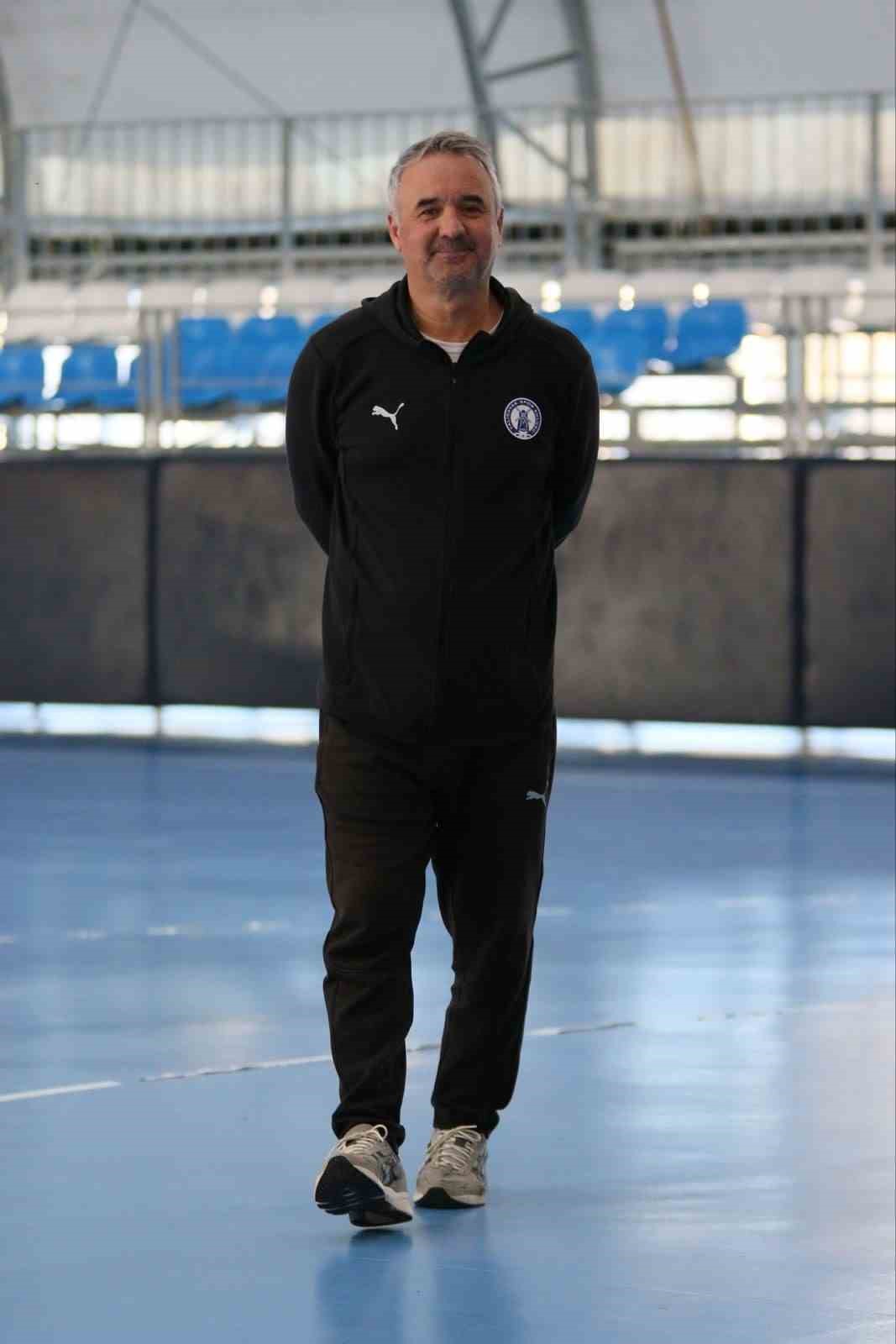 yalikavakspor-basantrenoru-ozcan-hedefimizden-ayrilmadan-yola-devam-ediyoruz-6XRAB63C.jpg