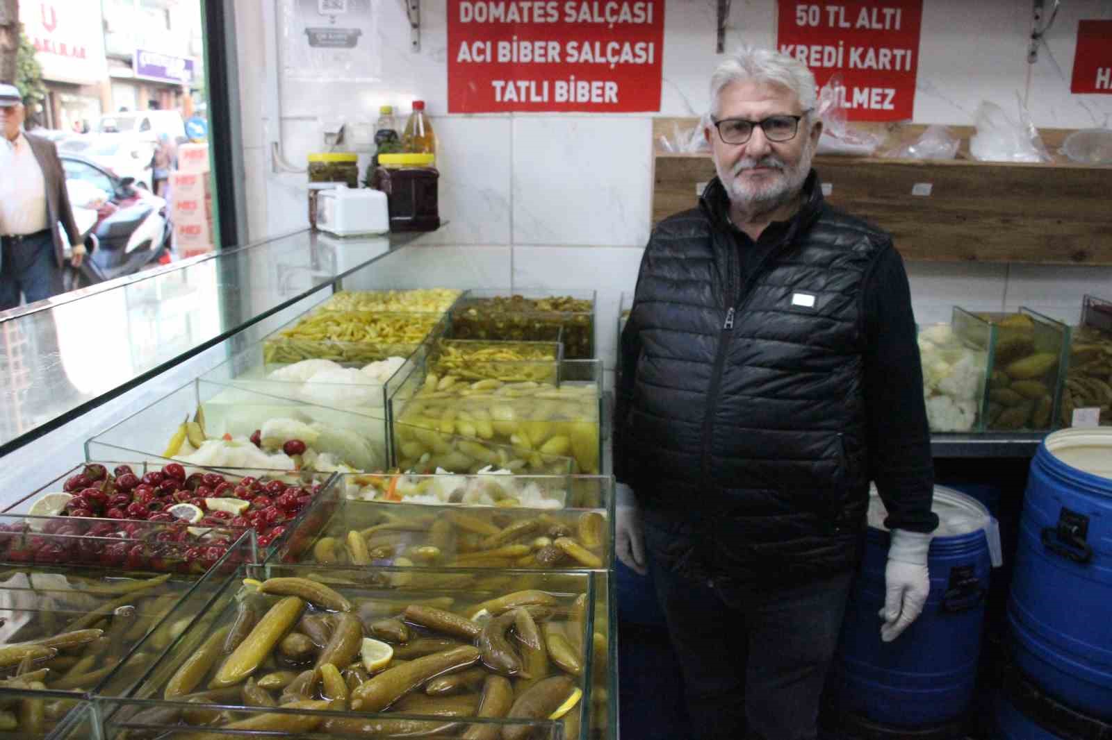 yarim-asirlik-tursucudan-iddiali-cikis-tursu-suyu-icen-grip-olursa-masraflari-benden-tuKfyAKW.jpg