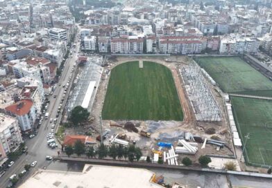 Adnan Menderes Stadyumu’nda çim serildi