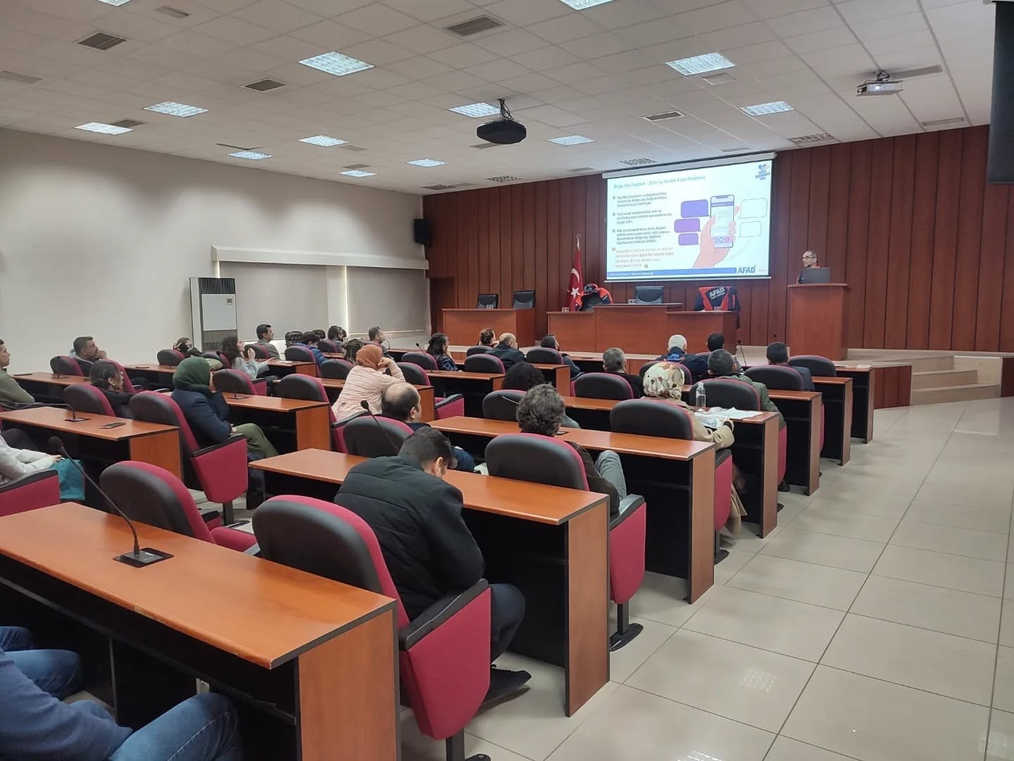 afaddan-kurum-personeline-afet-farkindalik-egitimi-ve-tahliye-tatbikati-kKNS8QUY.jpg