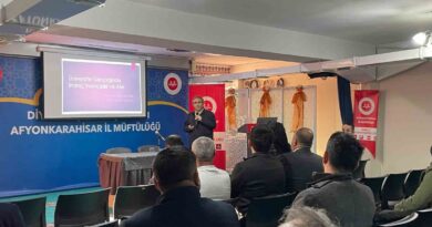 Afyonkarahisar’da ‘Üniversite Gençliğinde İnanç ve Aile’ semineri