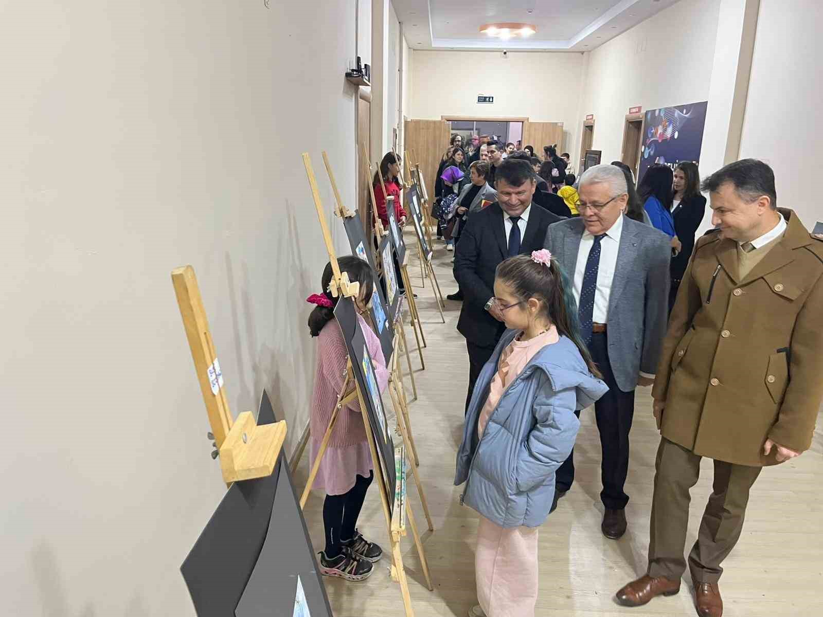 alasehirli-ogrencilerden-filistine-duygu-dolu-siirlerle-destek-InYYqUdf.jpg
