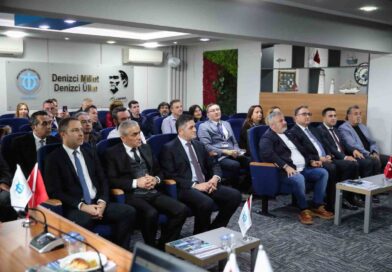 Aliağa Körfezi Mavi Dönüşüm Projesi tanıtıldı Aliağa Körfezi Mavi Dönüşüm Projesi tanıtıldı