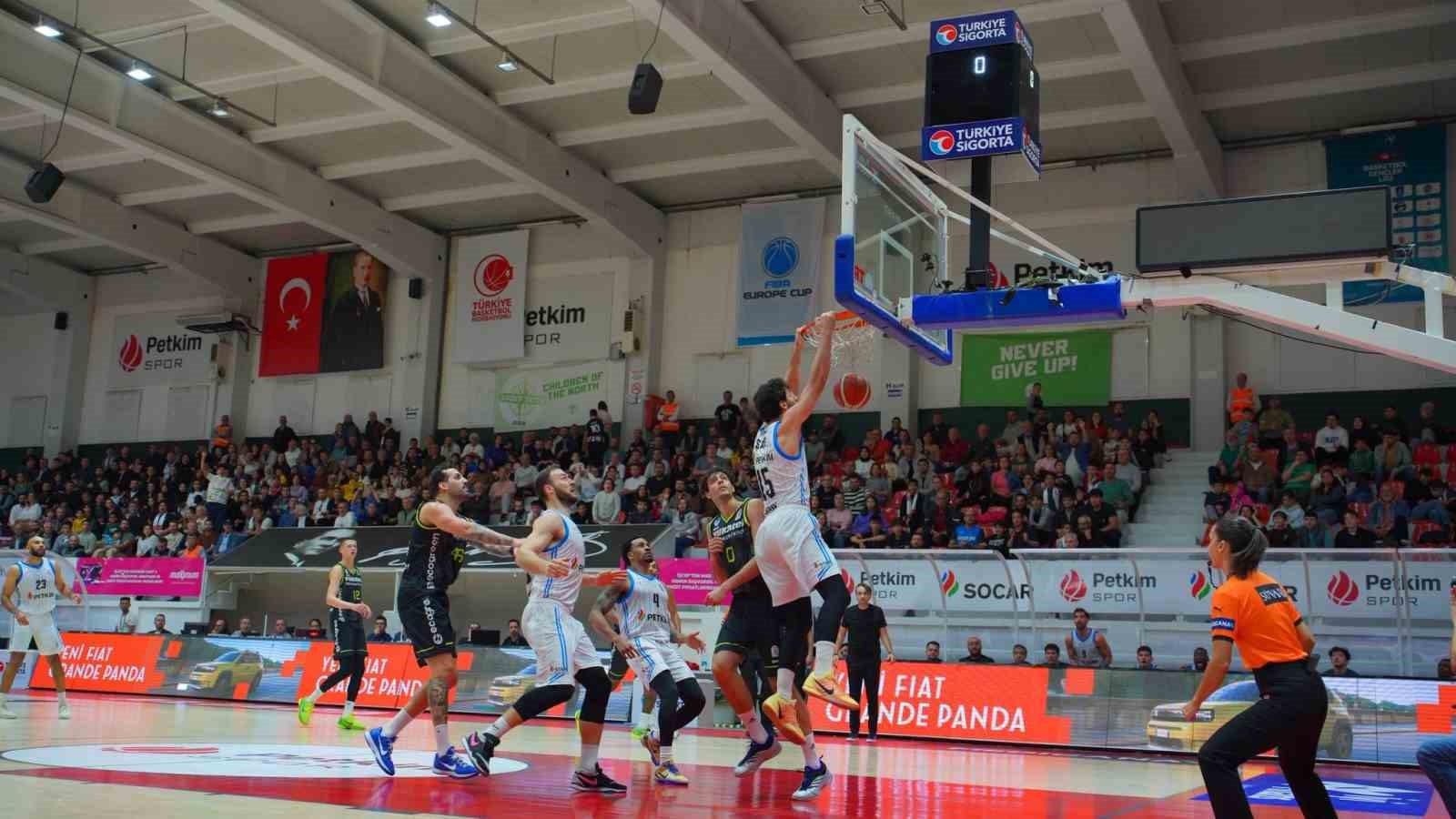 aliaga-petkimspordan-ust-uste-ikinci-deplasman-galibiyeti-5XAIWYbH.jpg