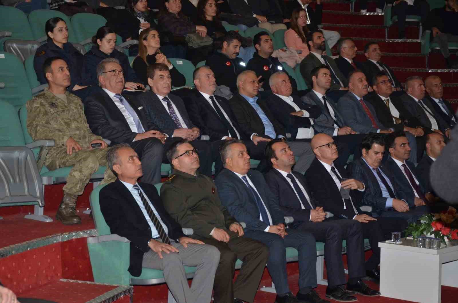 aydinda-bagimlilikla-mucadele-paneli-duzenlendi-tlRi5JxX.jpg