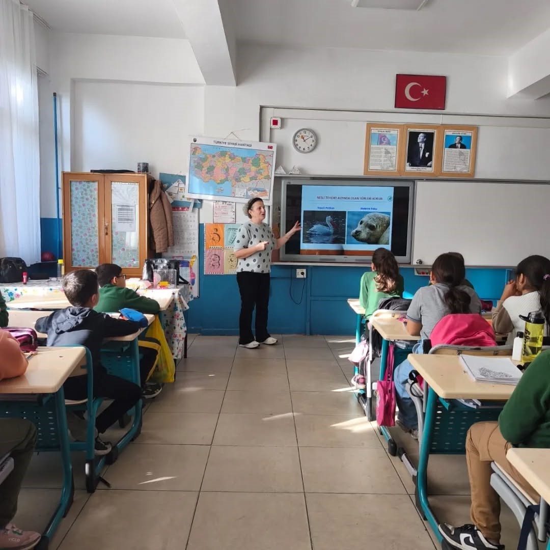 aydinda-ogrenciler-yaban-hayati-ve-dogayi-yakindan-taniyor-WPGKLshq.jpg