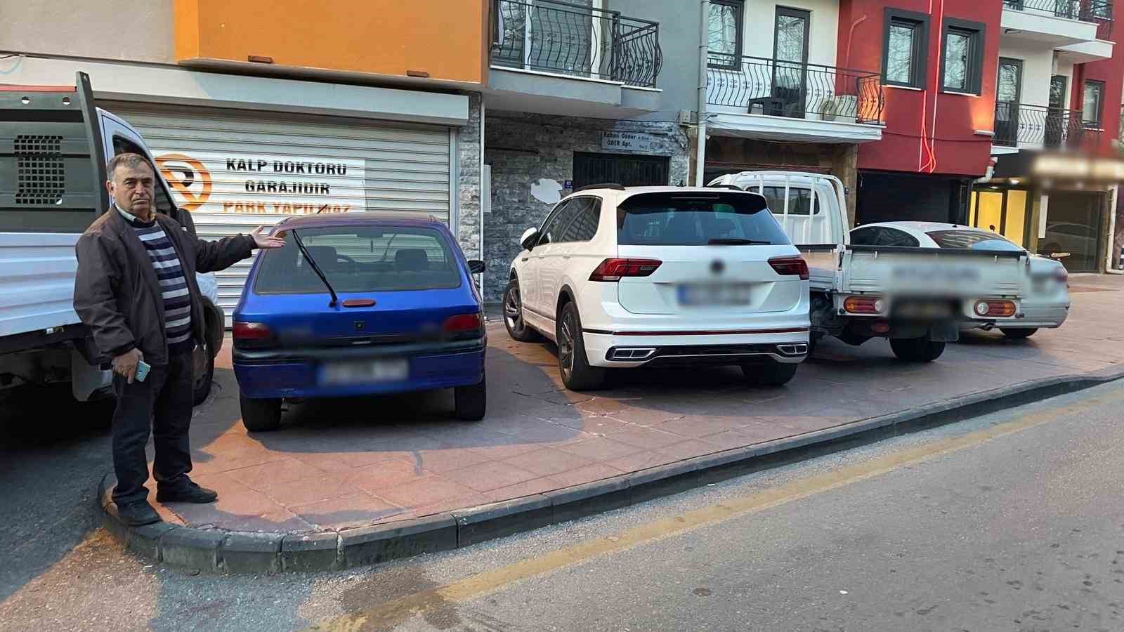 aydinda-otopark-krizi-vatandasi-isyan-ettirdi-saatlerce-bekliyoruz-HFKzD1zb.jpg