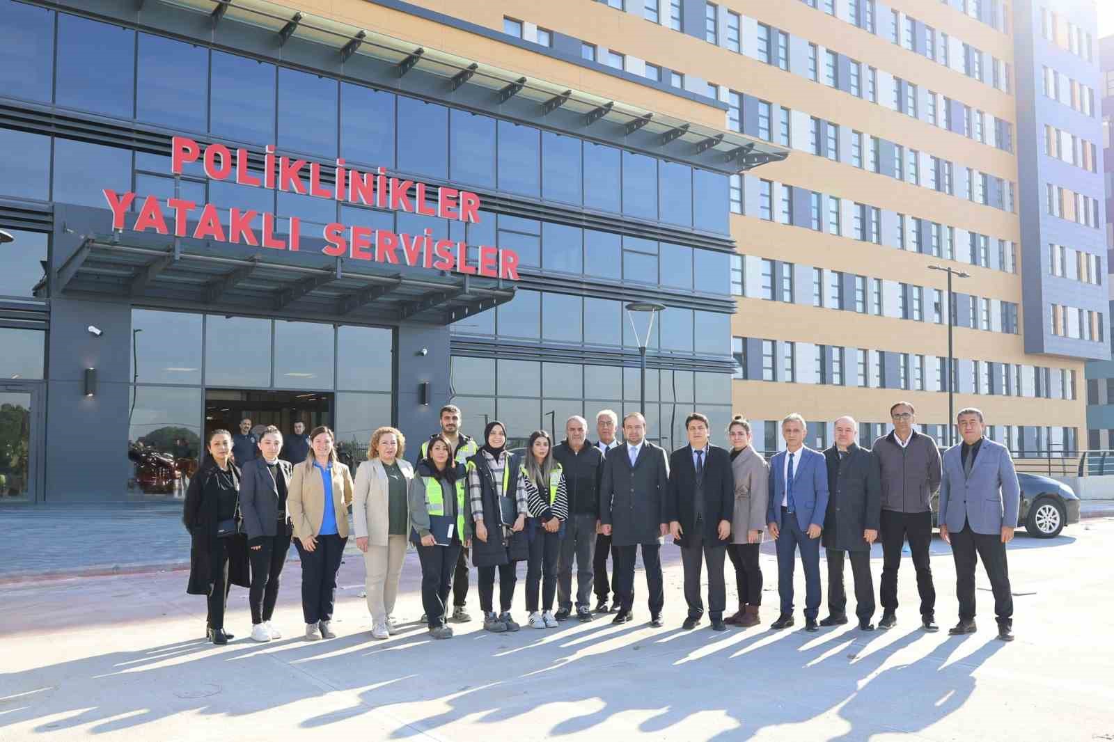 aydinin-dev-saglik-kompleksi-hizmete-hazirlaniyor-4GCjrmwM.jpg