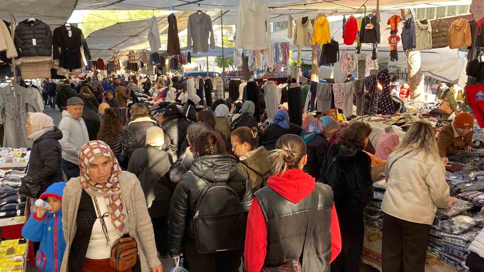 aydinin-tarihi-sali-pazarinda-yil-sonu-hareketliligi-zyuFVDi4.jpg