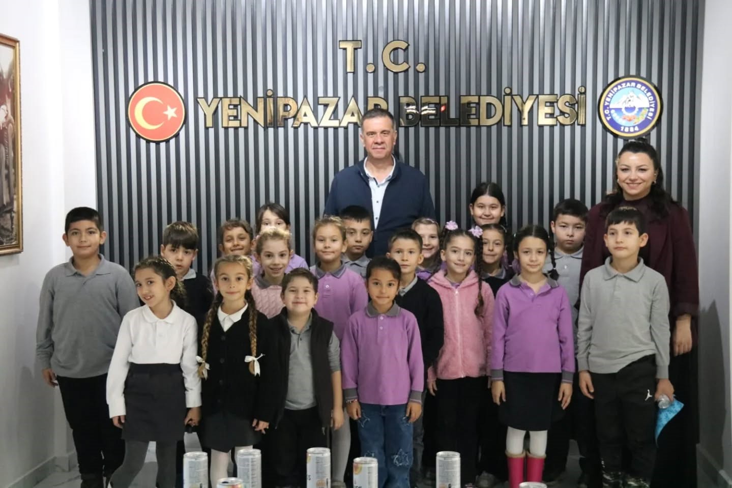 baskan-ercan-minik-ogrencileri-belediyede-agirladi-hvuXnpkJ.jpg