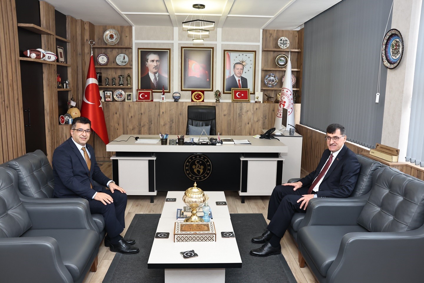 baskan-eyup-kahveci-kurumlar-arasi-uyum-sehir-icin-onemli-kazanimlar-saglayacaktir-8KUQVWb2.jpg