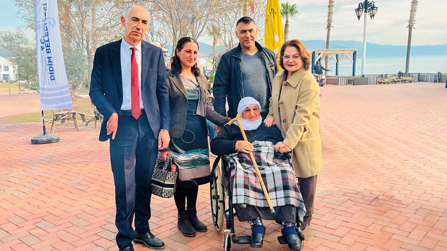 baskan-gencay-ozel-bireylerle-bir-araya-geldi-xP4mmeDV.jpg