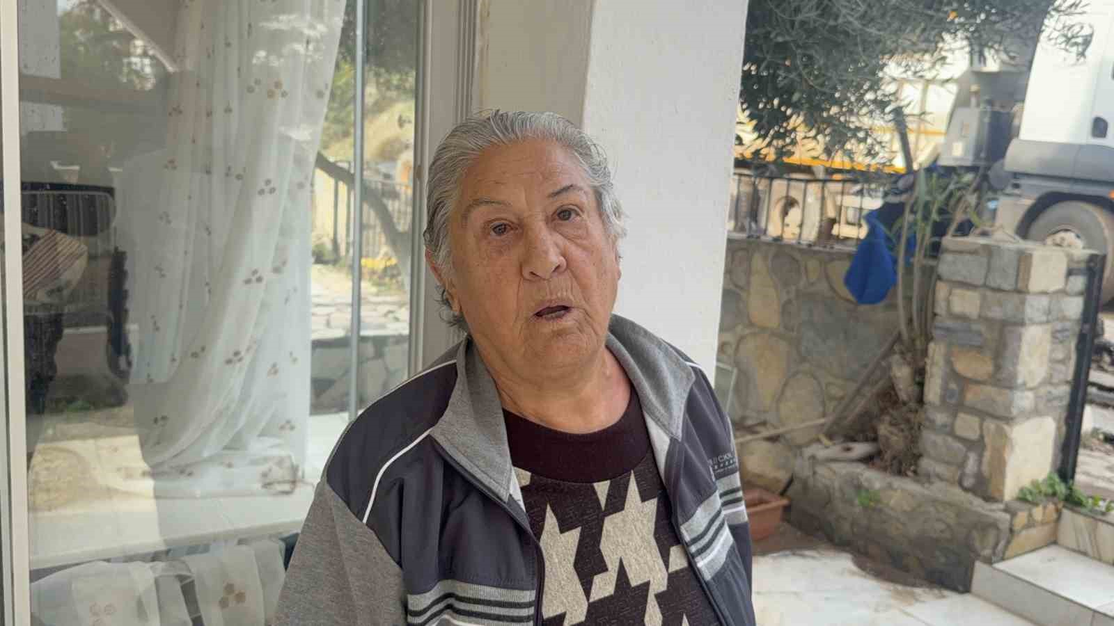 bodrumda-hat-yine-patladi-sitedeki-evleri-su-basti-BR4wqzsL.jpg
