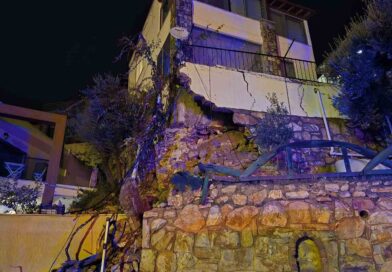 Bodrum’da sağanak yağış: Yollar kapandı, ev ve iş yerlerini su bastı