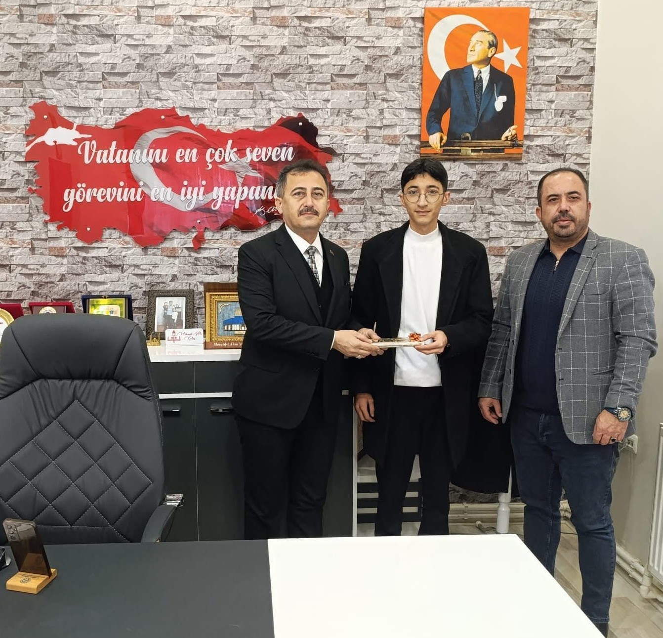 bolvadinli-genc-hatipten-buyuk-basari-SuyndsSg.jpg