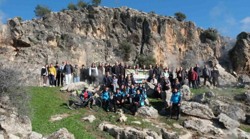 Buharkentliler ‘doğa ve tarih’ için yürüdü