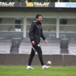 Burhan Eşer: “Zor bir mücadele olacak ancak biz de iyi oyunculara sahibiz” Burhan Eşer: “Zor bir mücadele olacak ancak biz de iyi oyunculara sahibiz”