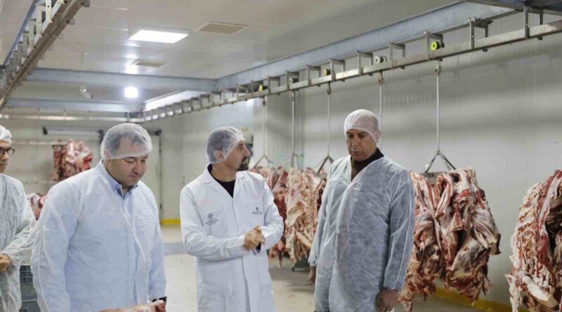 Büyükşehir’in Halk Ege Et modeli Türkiye’ye örnek oluyor Büyükşehir’in Halk Ege Et modeli Türkiye’ye örnek oluyor