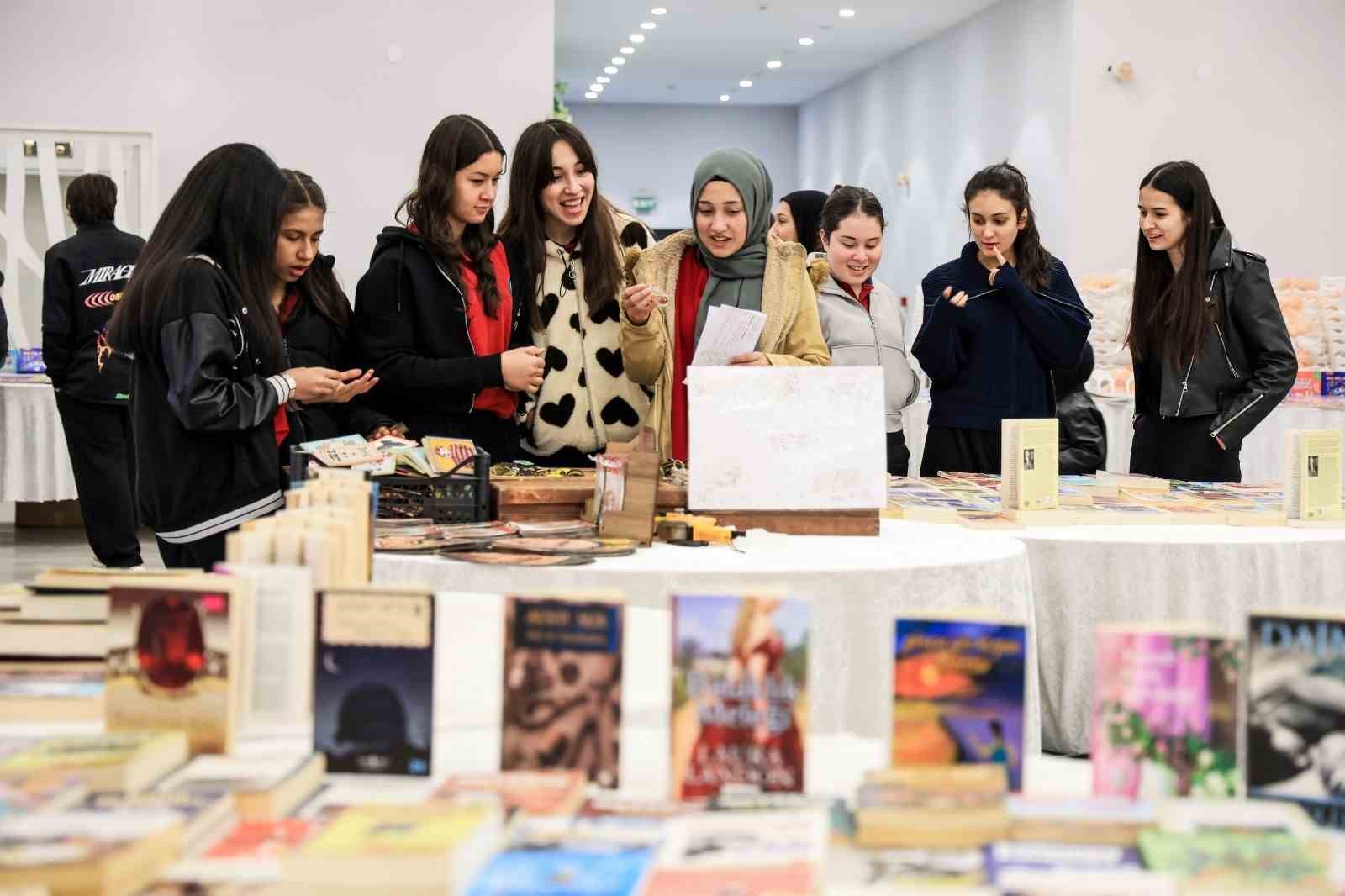 cameli-belediyesi-1-kitap-gunleri-kapilarini-acti-XBxrlyxH.jpg