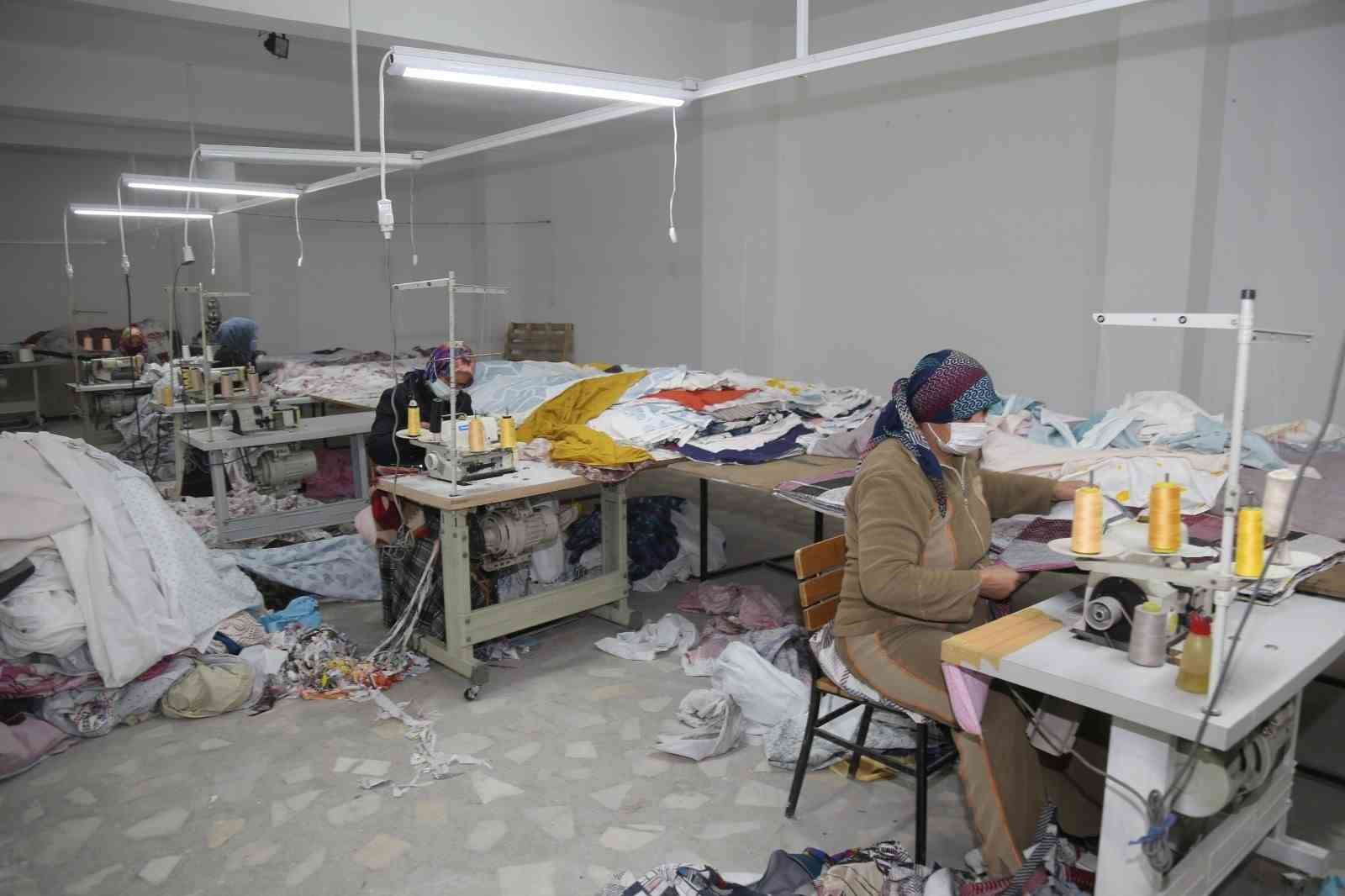 denizlide-fason-sektoru-can-cekisiyor-Ai73yMBZ.jpg