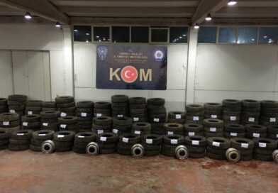 Denizli’de piyasa değeri 3 milyon TL olan kaçak mala el konuldu Denizli’de piyasa değeri 3 milyon TL olan kaçak mala el konuldu