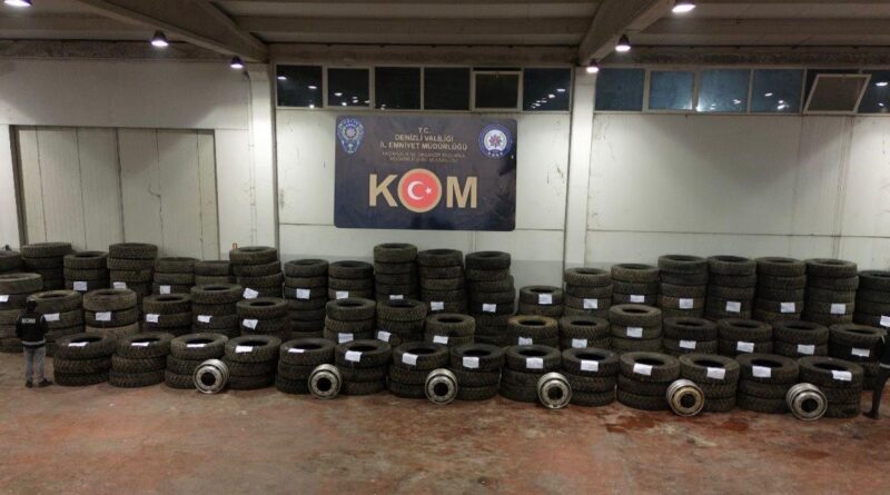 Denizli’de piyasa değeri 3 milyon TL olan kaçak mala el konuldu Denizli’de piyasa değeri 3 milyon TL olan kaçak mala el konuldu