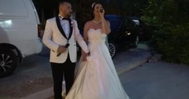 Düğünlerinde söyledikleri şarkı başlarına bela oldu