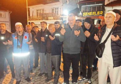 Emet ve Hisarcık’tan 33 kişilik umre kafilesi dualarla uğurlandı