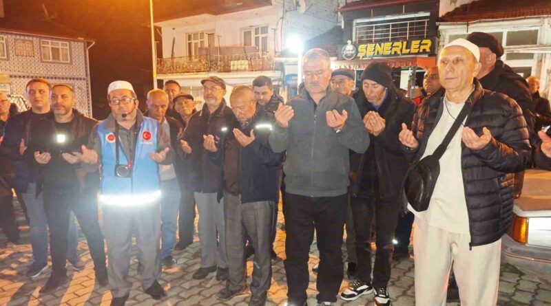 Emet ve Hisarcık’tan 33 kişilik umre kafilesi dualarla uğurlandı