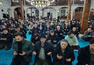 Emirdağ Çarşı Camii’nde ‘Regaip Kandili’ özel programı gerçekleştirildi