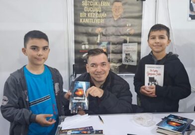 Engelsiz yazar okuyucularıyla bir araya geldi