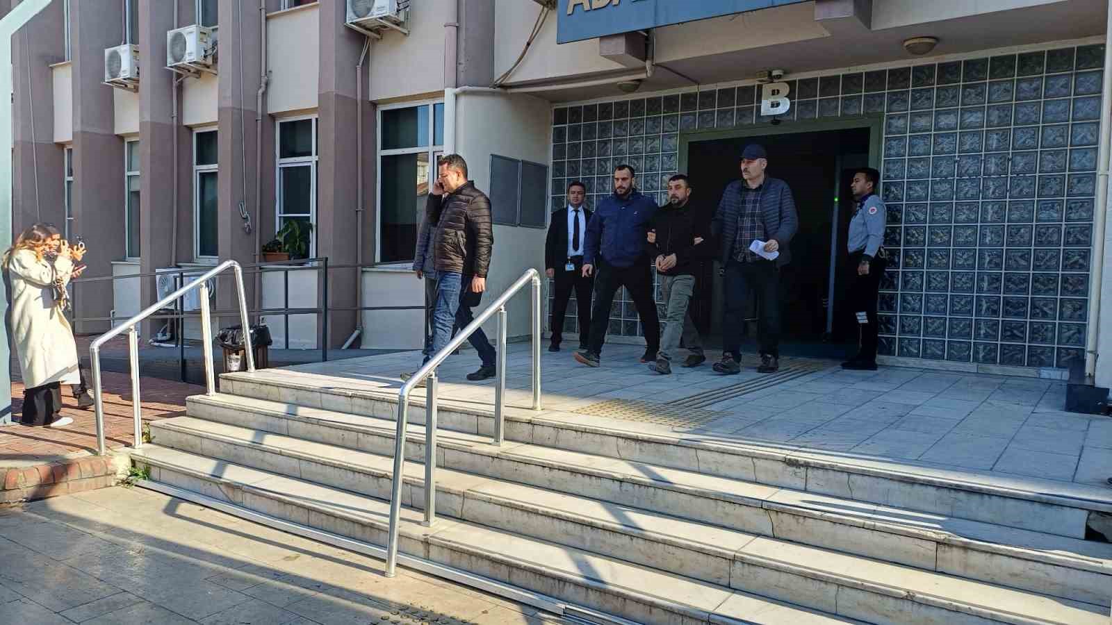 esini-sirtindan-bicaklayan-sahis-tutuklandi-eiiYAT3d.jpg