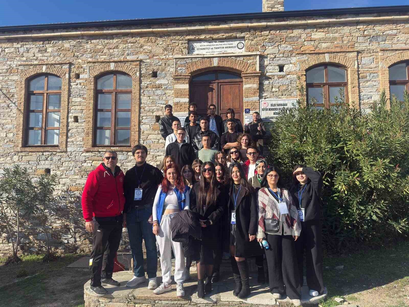gencler-sokede-tarih-ve-dogayla-bulustu-pVqOyATG.jpg