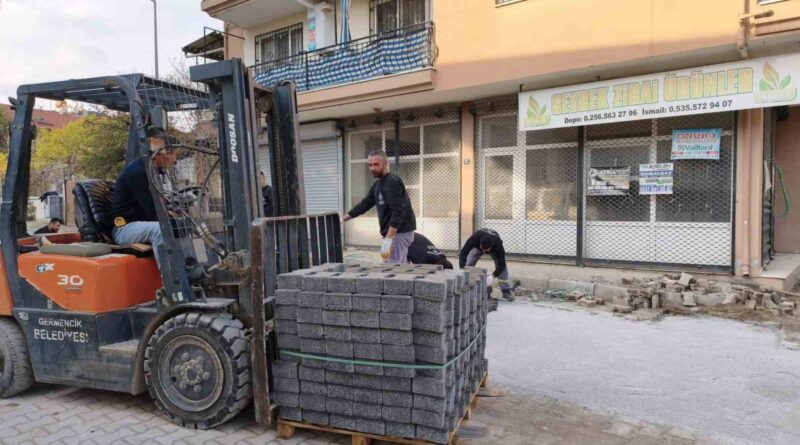 Germencik’te belediye ekiplerinin çalışmaları devam ediyor