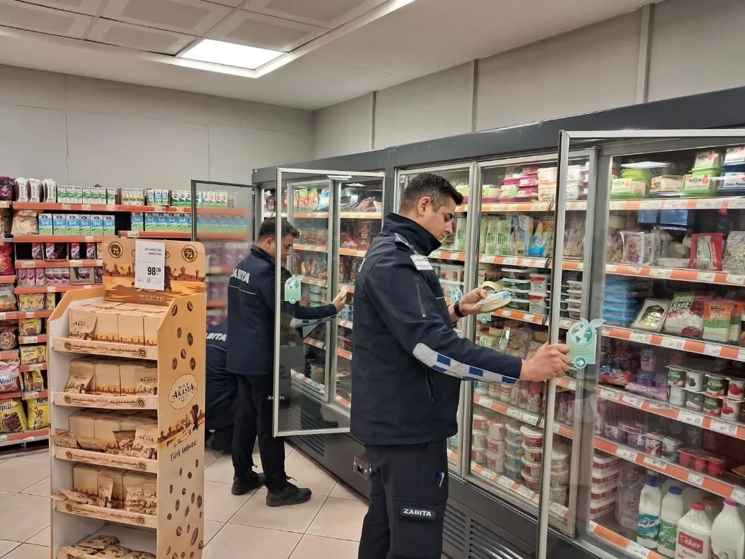 germencikte-zabita-ekipleri-zincir-marketlerde-denetim-gerceklestirdi-vz85RfUi.jpg