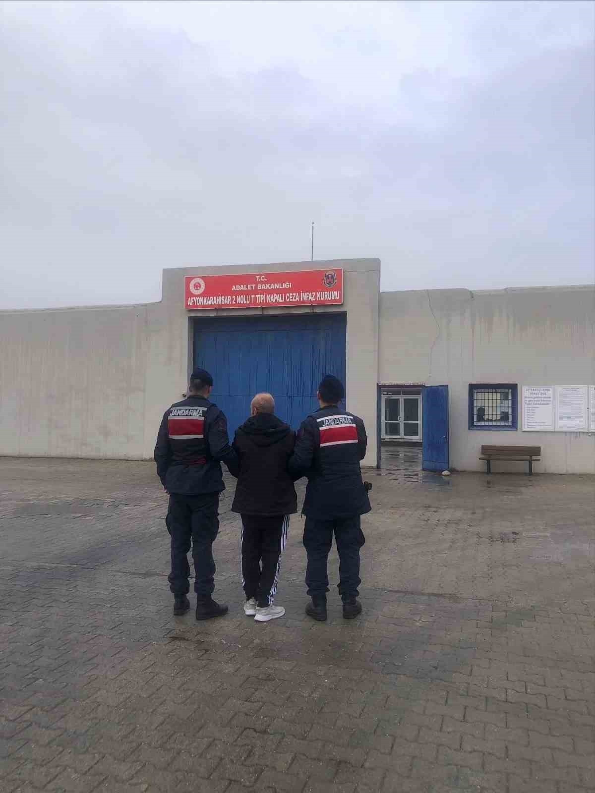 hapis-cezasiyla-aranan-sahsi-jandarma-yakaladi-pmwj1nCr.jpg