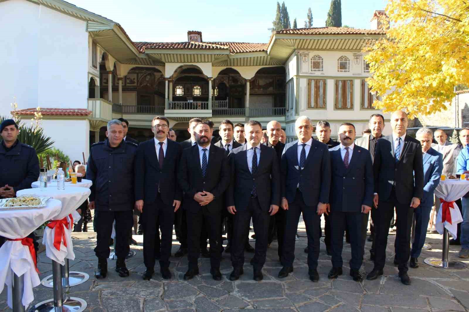 hukumlulerin-el-emegi-goz-nuru-urunleri-gorucuye-cikti-xC6lHYVO.jpg