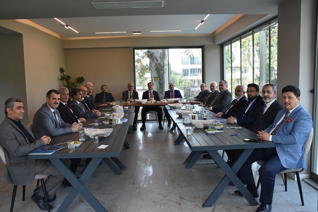 ilce-muftuleri-aylik-mutat-toplantisi-salihlide-yapildi-fQNrhIuz.jpg