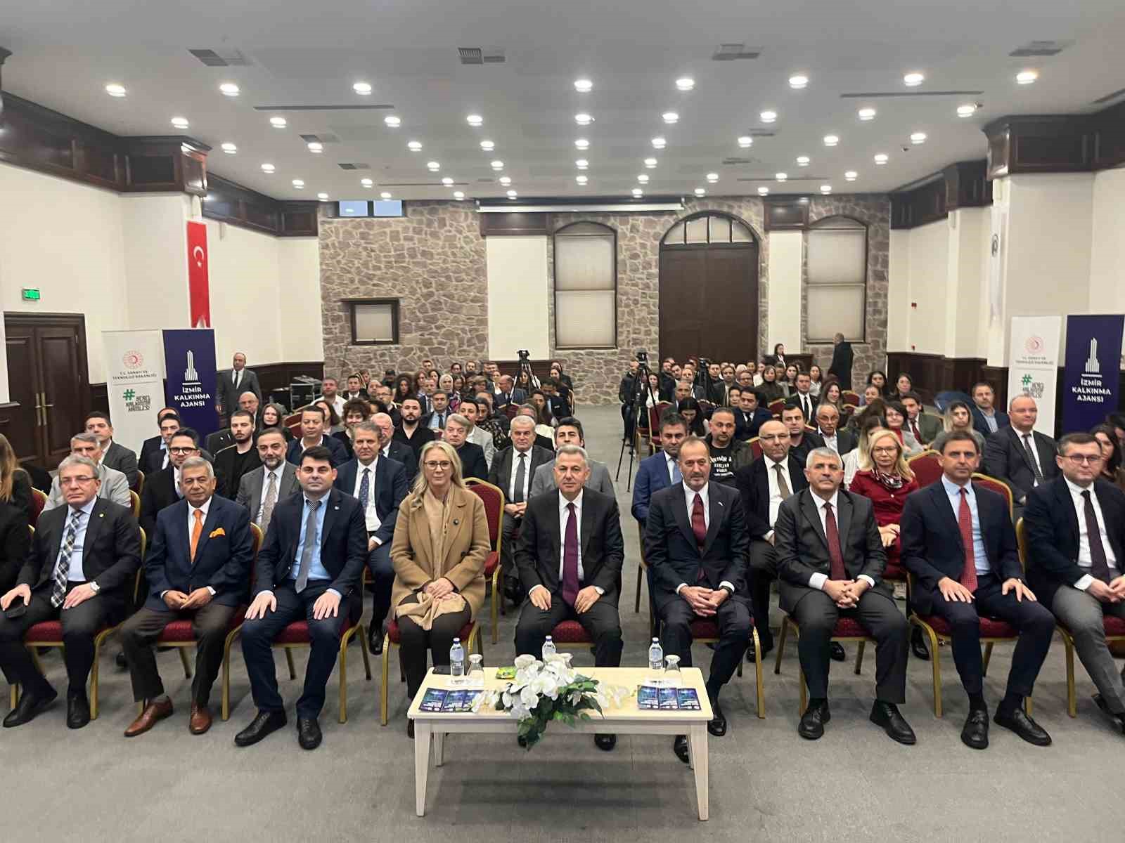 izmir-valisi-elban-kurulan-izmir-kaynak-verimliligi-merkezi-turkiyede-ilk-ve-tek-kurum-4VmWvYnh.jpg