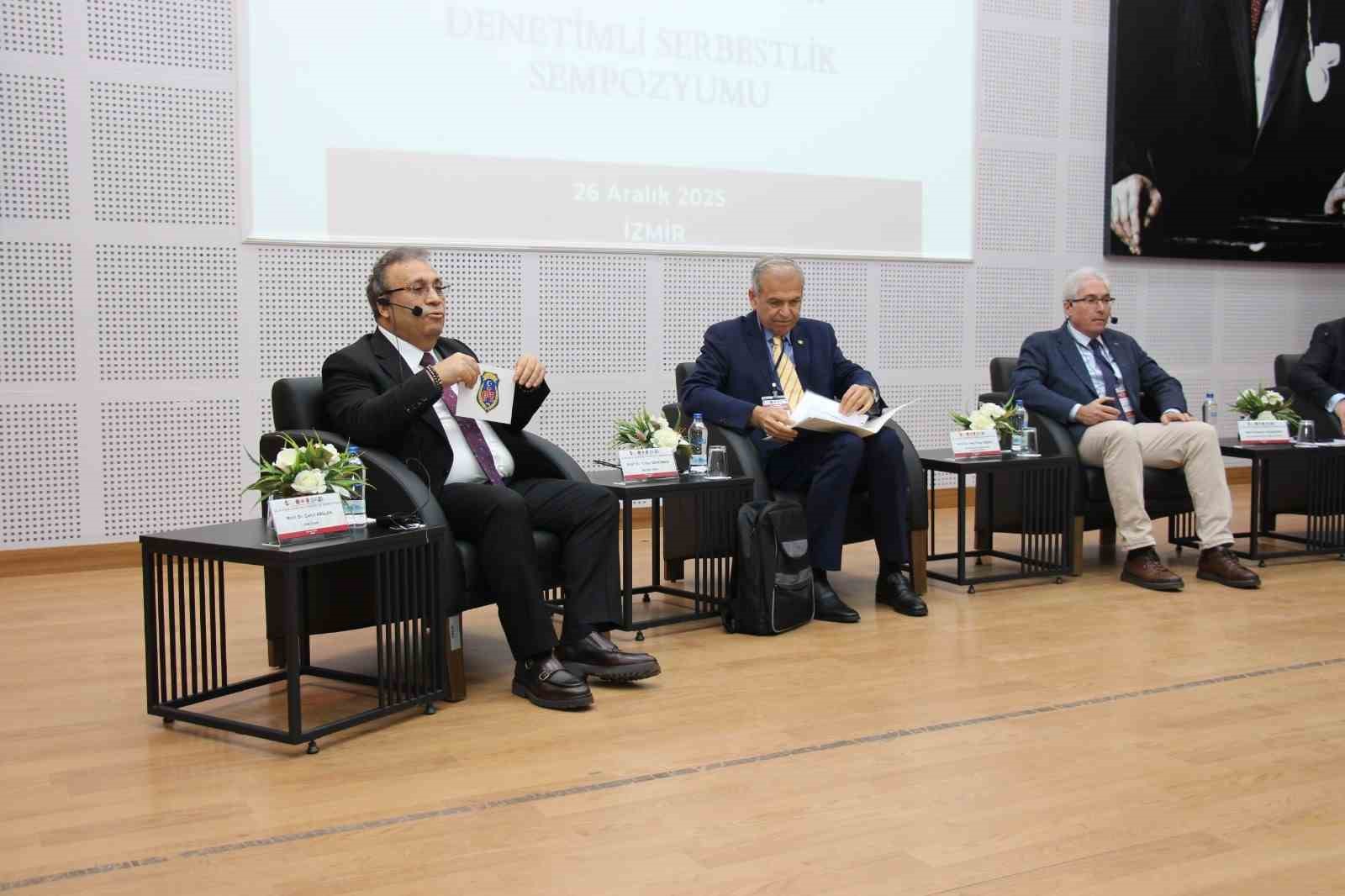 izmirde-20-yilinda-denetimli-serbestlik-sempozyumu-duzenlendi-yiY3B5dq.jpg
