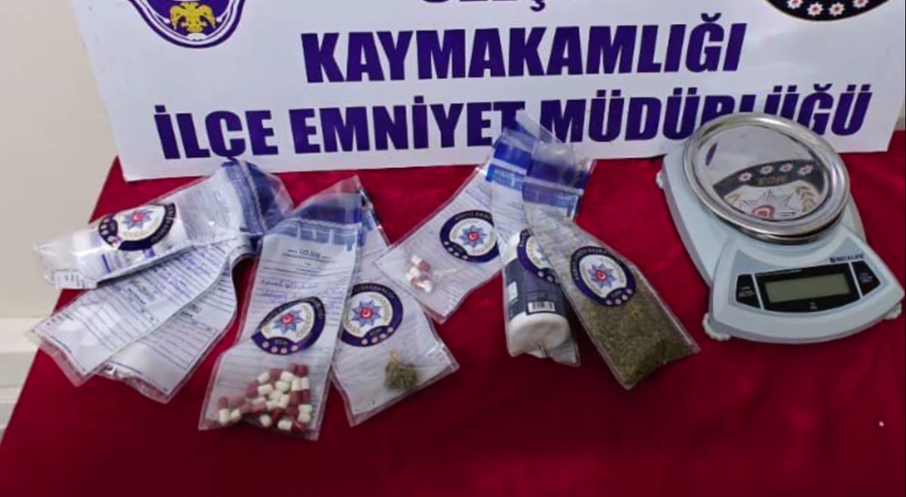 izmirde-3-aylik-takiple-yakalanan-18-zehir-taciri-tutuklandi-VJHXPBNj.jpg