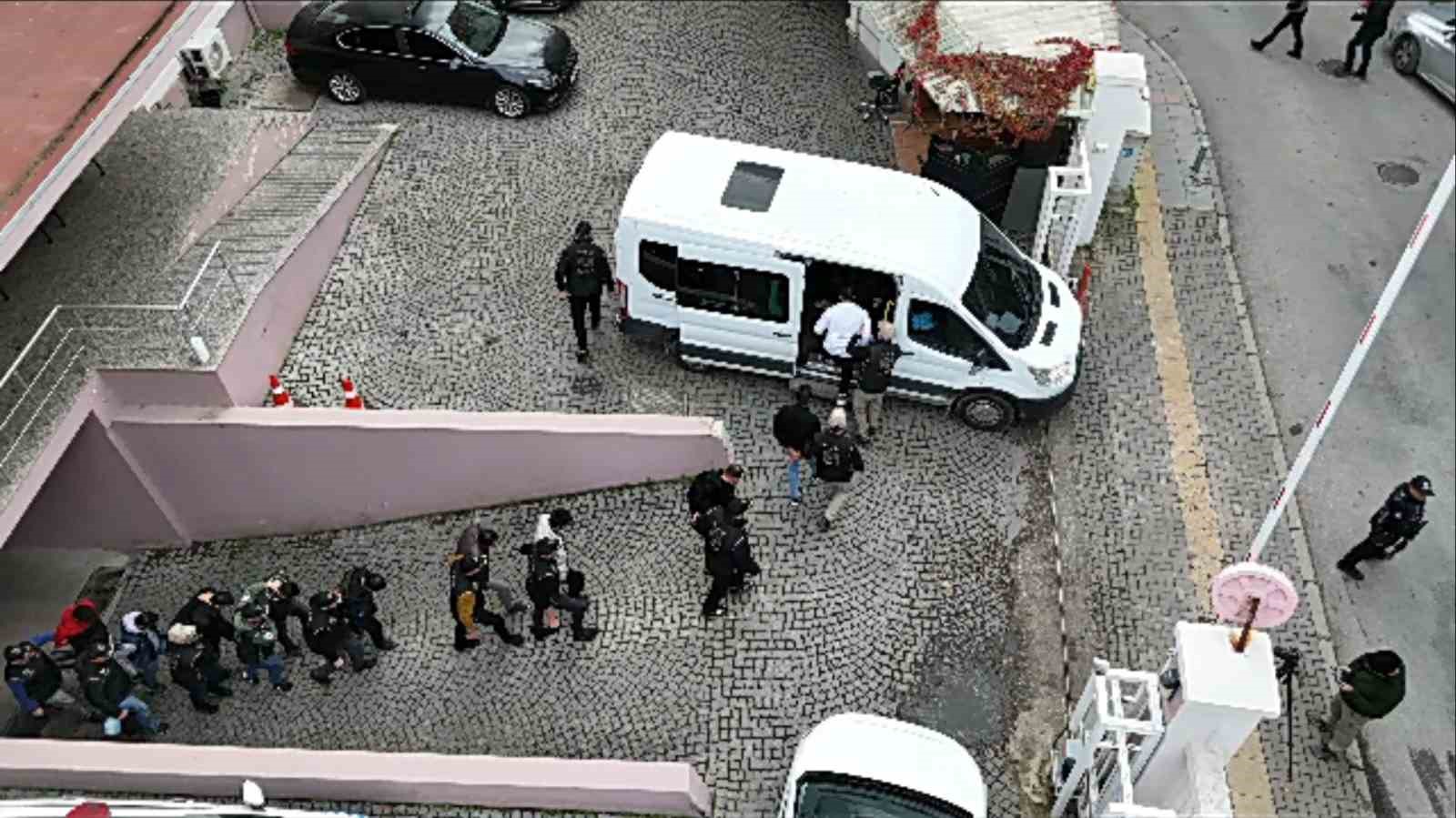 izmirde-deas-operasyonu-40-gozalti-Qs5zZNhn.jpg