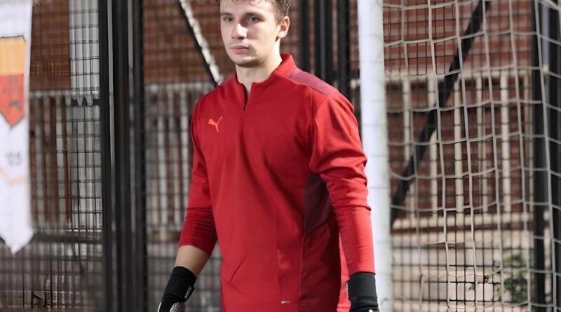 İzmirli kaleci Kaan Tınmaz takımsız kaldı, halı sahaya kiralık kaleci oldu