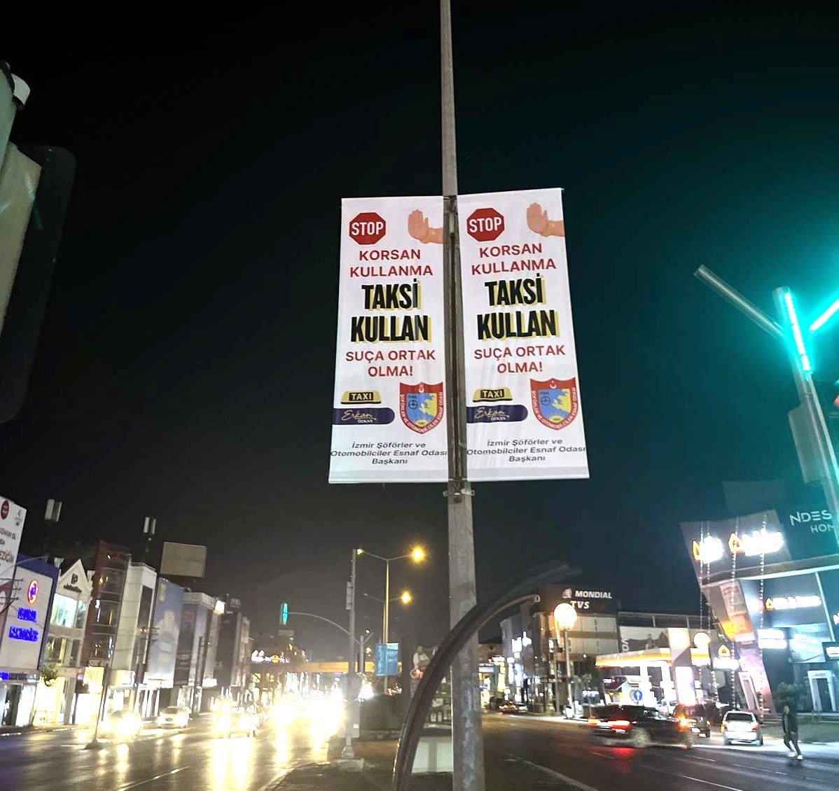 izmirli-taksiciler-sehir-geneline-korsan-kullanma-afisleri-asti-K19q3F81.jpg