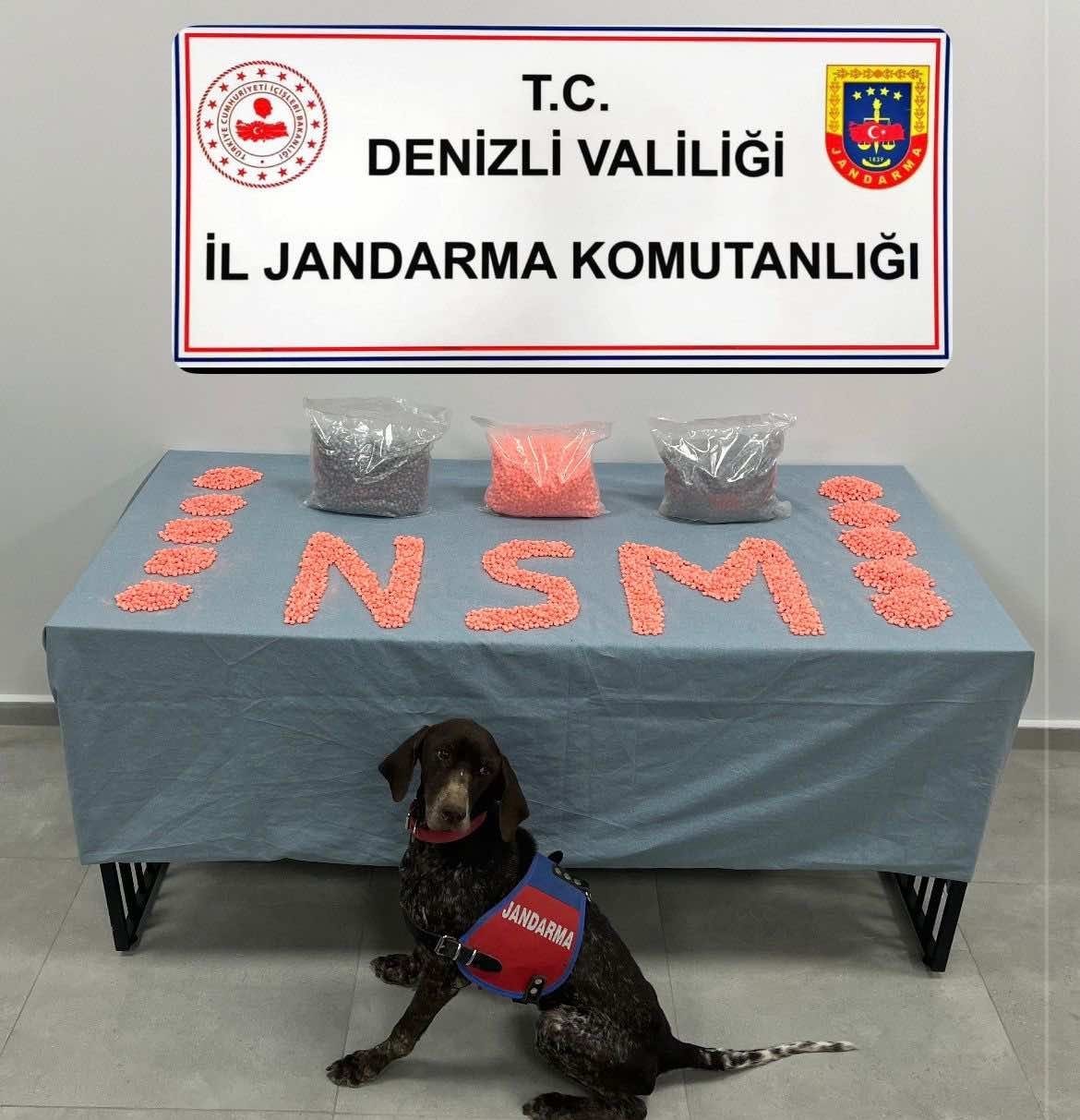 jandarma-komun-basarili-operasyonunda-28-bin-adet-uyusturucu-hap-ele-gecirildi-tWjnFWOT.jpg