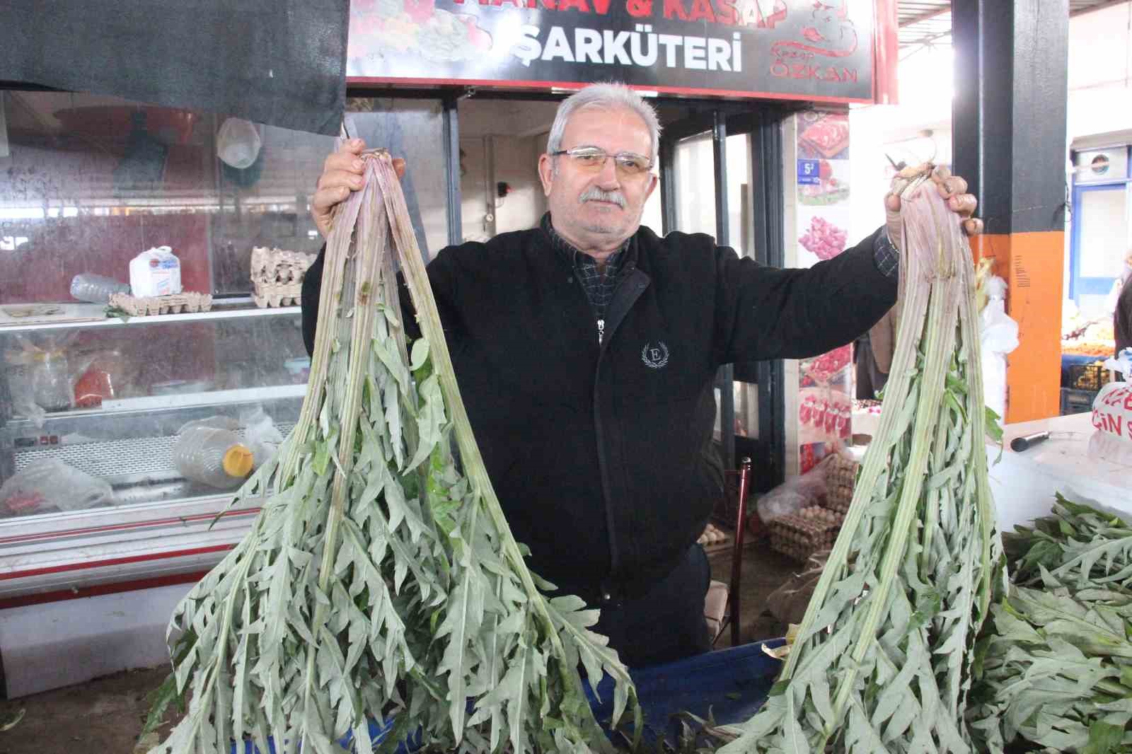 karaciger-dostu-enginar-pazarda-yogun-ilgi-goruyor-Qca8rEXm.jpg